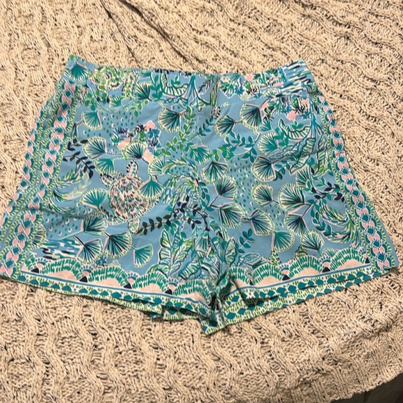 Lilly Pulitzer 5” Neilah Shorts - Picture 4 of 9